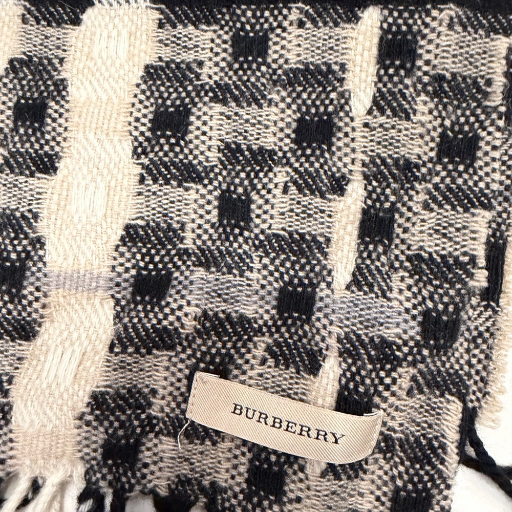 Burberry Black and Cream Patterned Scarf - Picture 6 of 6